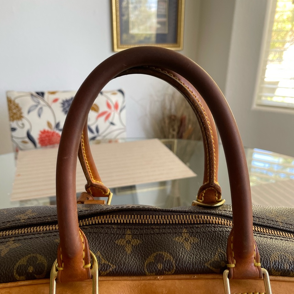 Gorgeous Louis Vuitton Deauville Bag - Picture 10 of 16